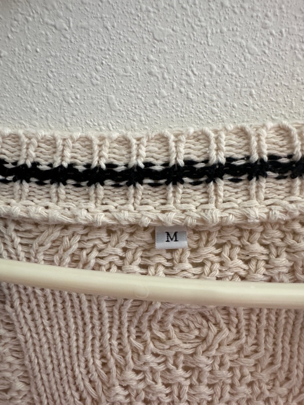 Taylor swift Cream Cable Knit V-Neck Button Cardigan with Black Trim - Picture 2 of 9